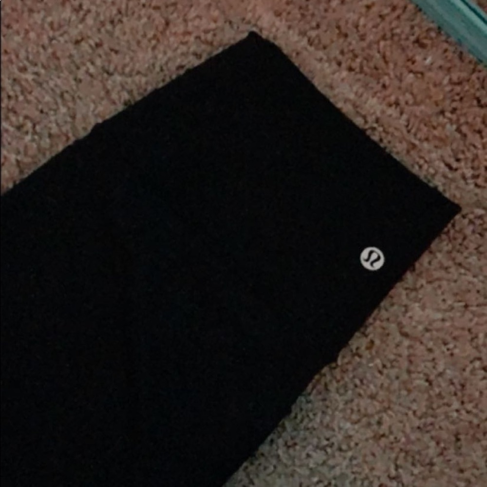 Black High Waisted Lululemon Align Crop 21”